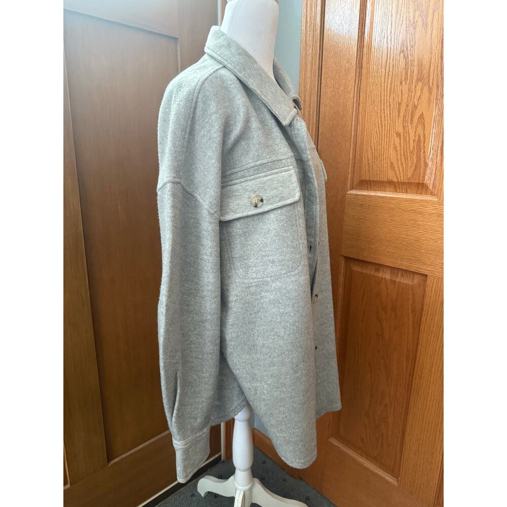 Mountain and Isles Gray Flannel Shacket Size Large - Picture 2 of 5
